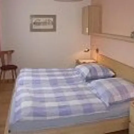 Angela Nordhelmstr 54